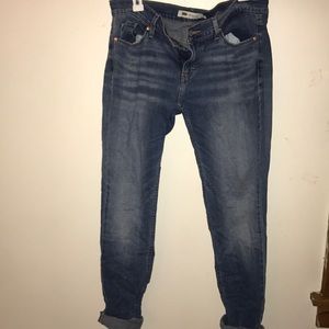 Medium washed levi skinny jeans